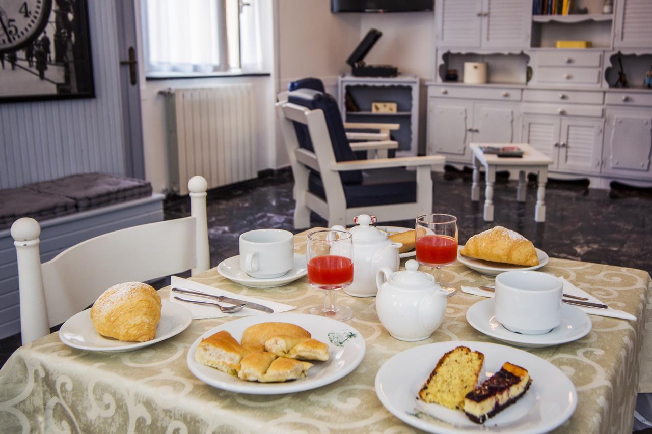 B&B Hotel Costa Azzurra Spotorno Bagian luar foto