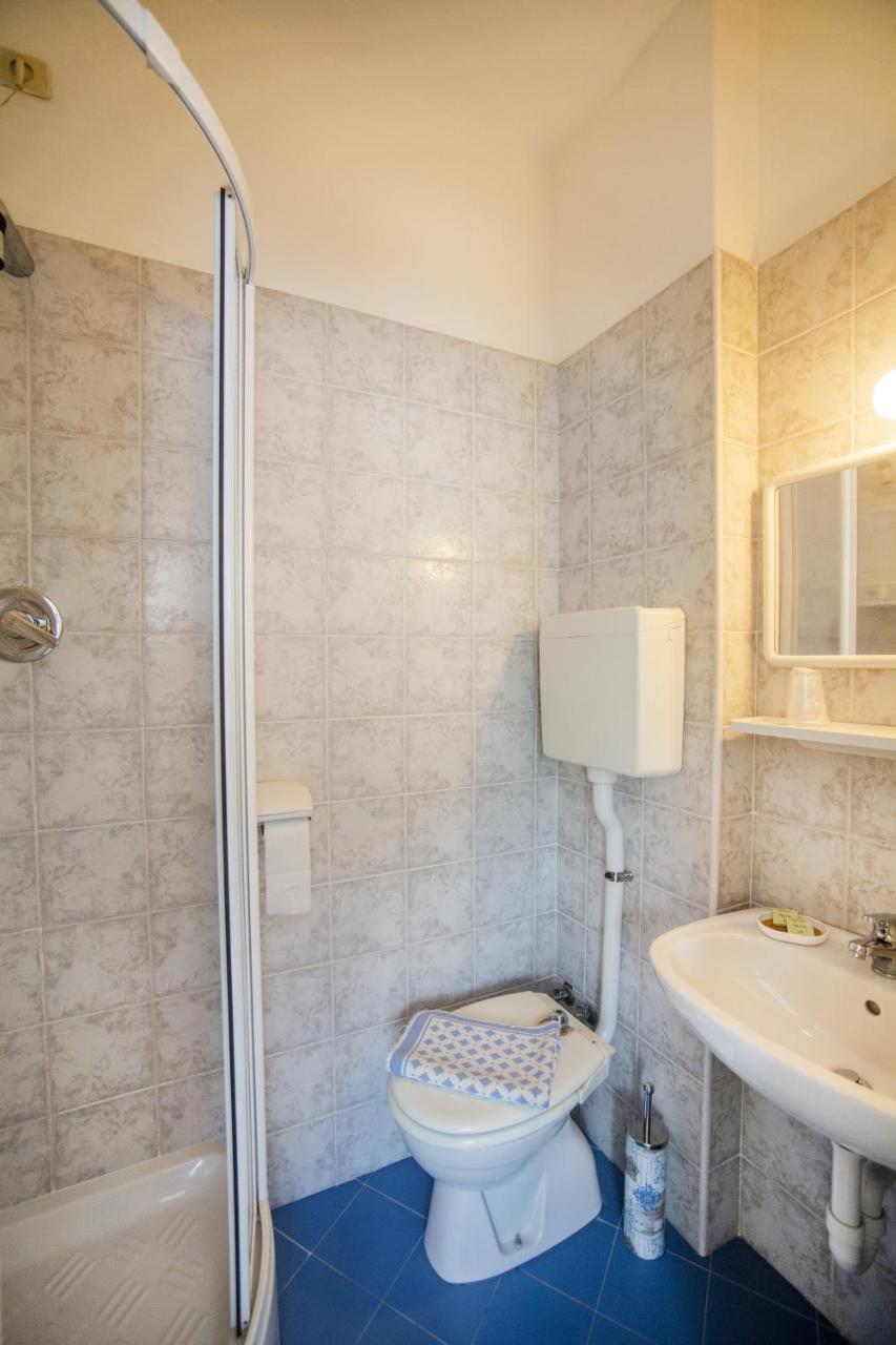 B&B Hotel Costa Azzurra Spotorno Bagian luar foto